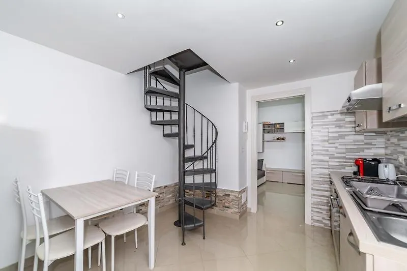 Bloom House Apartment Catania 0*,