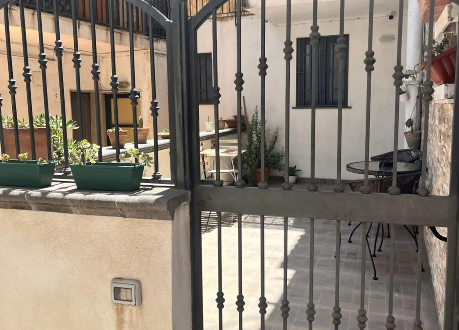 Bloom House Daire Katanya 0*,  İtalya